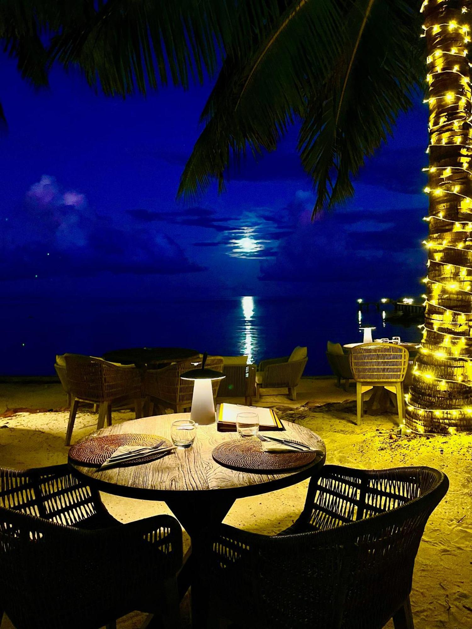 Opoa Beach Hotel Exterior foto